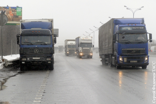 Литва обязала российских дальнобойщиков платить за использование дорог
