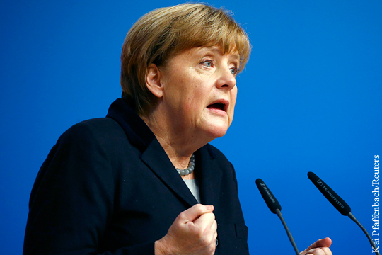 Меркель возмутилась массовыми нападениями мигрантов на женщин в Кельне