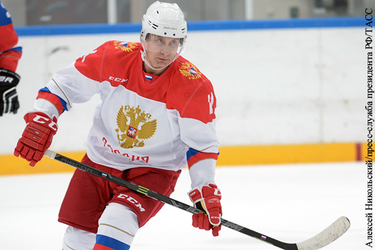 Путин провел тренировку по хоккею в Сочи
