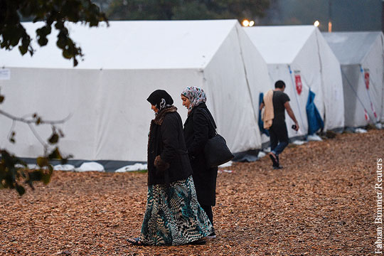 Священник: В лагерях для беженцев в Германии издеваются над христианами
