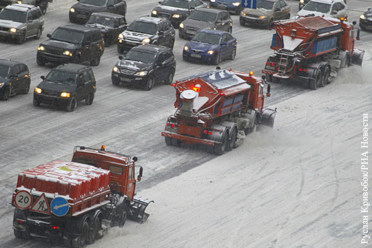 Московских водителей предупредили о сильном снегопаде с метелью