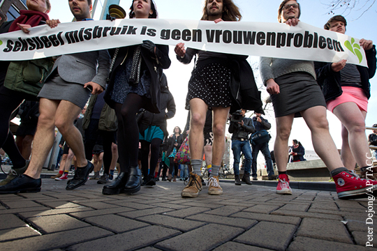Спецназ разогнал демонстрацию против приема беженцев в Нидерландах