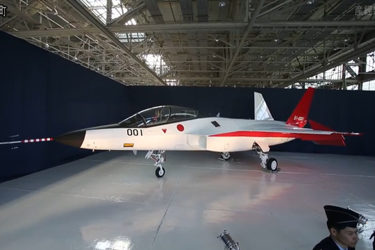 В Японии представили прототип самолета-невидимки (видео)