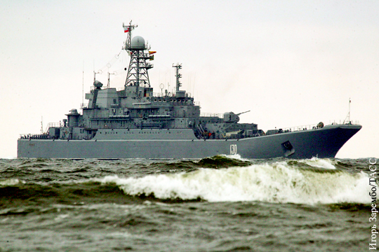Российские десантные корабли прошли Босфор и вышли в Черное море
