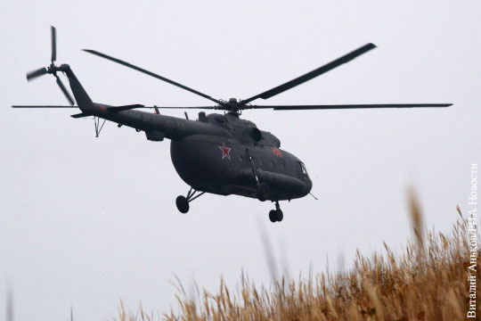 Военный Ми-8 совершил экстренную посадку под Псковом