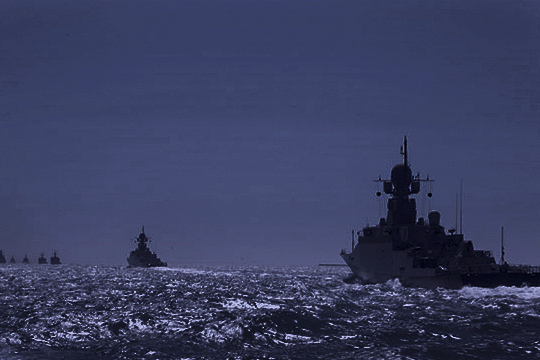 Корабли Черноморского флота и Каспийской флотилии отработали ночное маневрирование