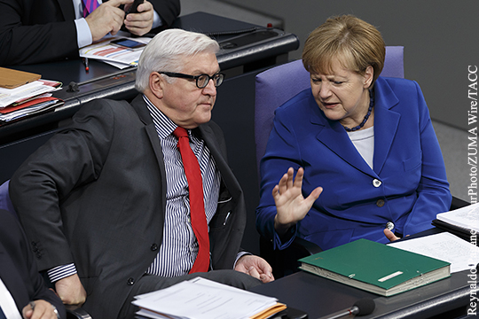 Штайнмайер поспорил с Меркель о роли НАТО в борьбе с нелегальной миграцией