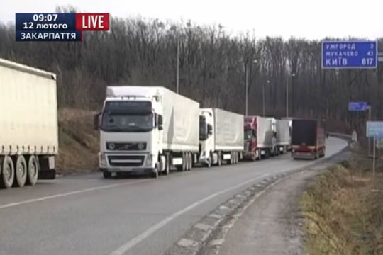 Движение грузовиков с российскими номерами заблокировано в восьми областях Украины