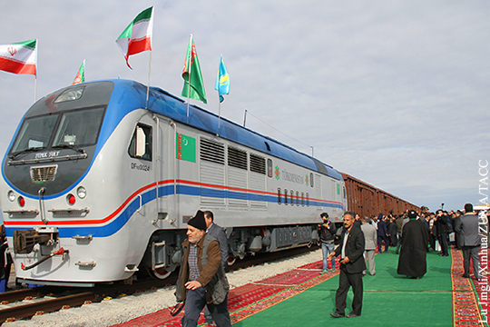 Иран заявил о намерении участвовать в создании железнодорожного пути в обход России