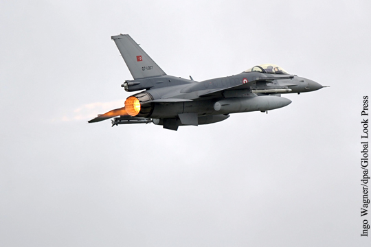 Турецкие ВВС в понедельник 22 раза нарушили границы Греции