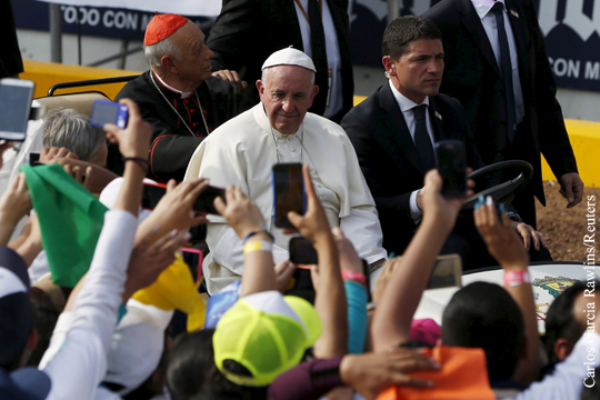 Папа Римский вышел из себя из-за поведения верующего в Мексике (видео)