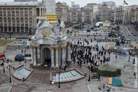 Опрос: Украинцы утратили доверие к своим властям