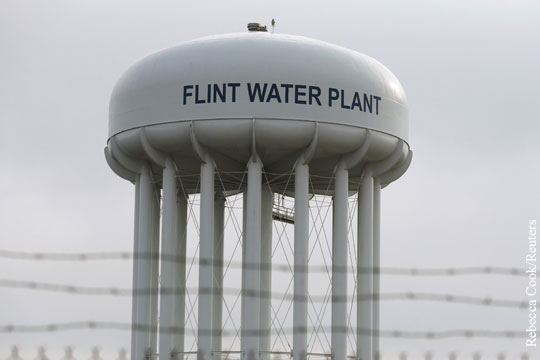 Агентство Fitch оценило ущерб США от скандала с отравленной водой в 300 млрд долларов