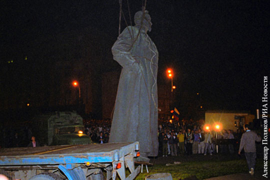Прокуратура начала проверку законности переноса памятника Дзержинскому с Лубянки