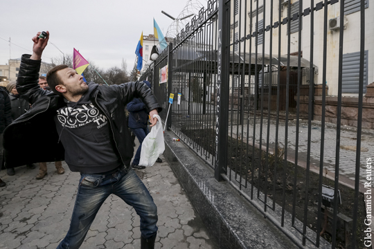 Госдепу пришлось пожурить Киев за «перегибы на местах»