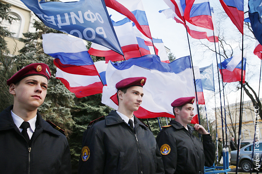 В Симферополе началось шествие в честь годовщины воссоединения Крыма с Россией