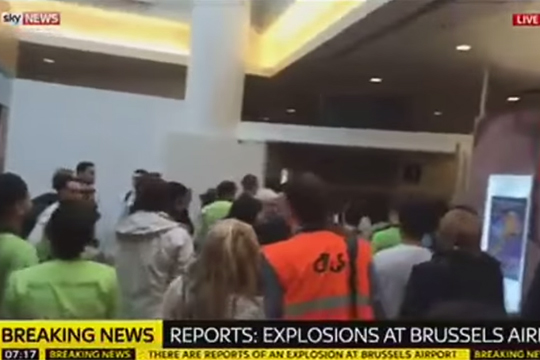 Число жертв взрывов в аэропорту Брюсселя достигло 17 человек