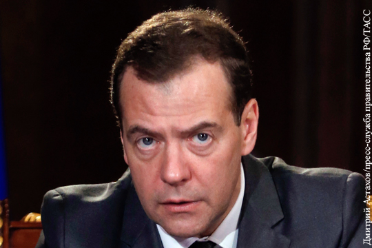 Медведев назвал придурком заявившего о причастности России к терактам в Брюсселе главу СБУ
