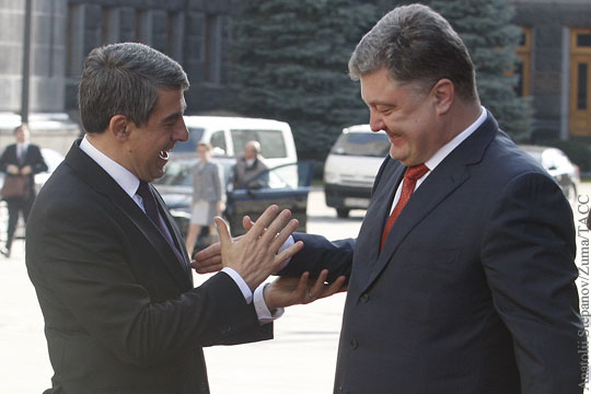 Порошенко поблагодарил президента Болгарии за поддержку антироссийских санкций