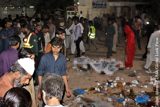 Число жертв теракта в Пакистане достигло 69 человек