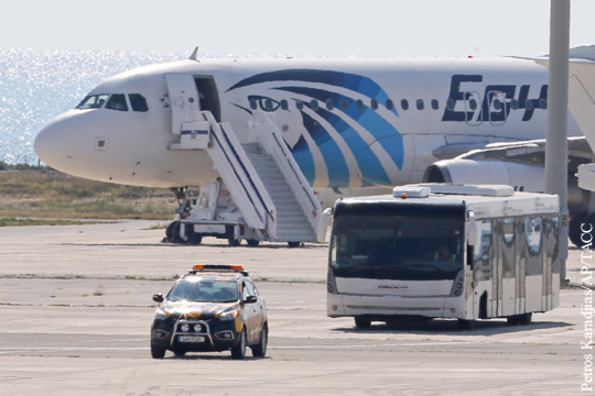 Захватчик египетского А320 освободил всех пассажиров