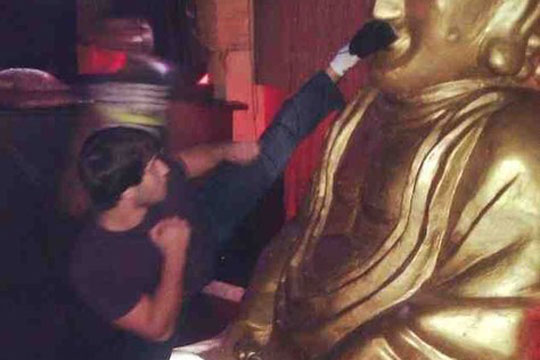 Резкая реакция на осквернение статуи Будды выглядит закономерной