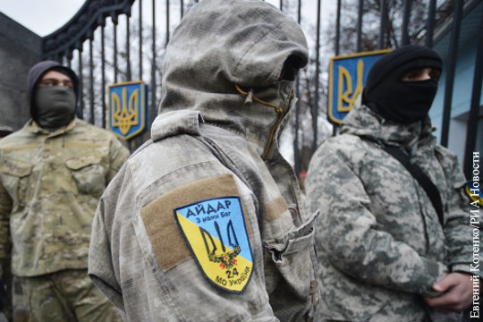 В центре Киева произошли столкновения полиции с батальоном «Айдар»