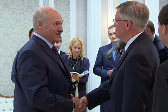 Лукашенко подает США сигналы о готовности к примирению