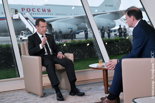 Медведев усмотрел турецкий фактор в Карабахе