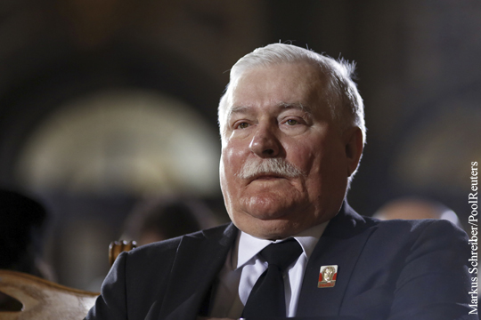 Валенса заявил о готовности вывести людей на борьбу с властями Польши