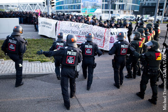 Защитники мигрантов в Германии устроили беспорядки