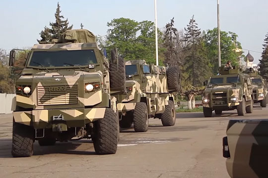 «Азов» обнародовал видео репетиции показа бронетехники в Одессе