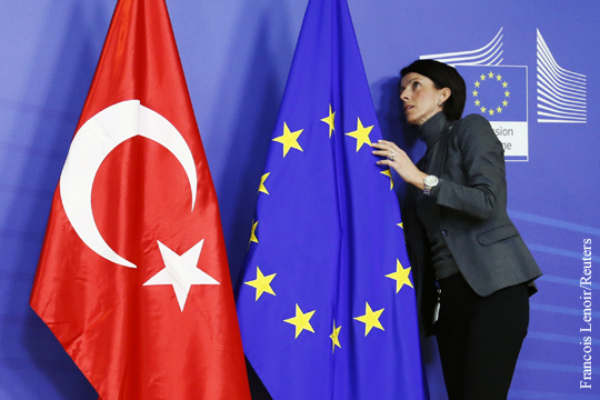 СМИ: ЕК одобрит отмену виз с Турцией, задержав дыхание и зажав нос