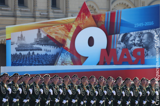 Военный парад прошел на Красной площади