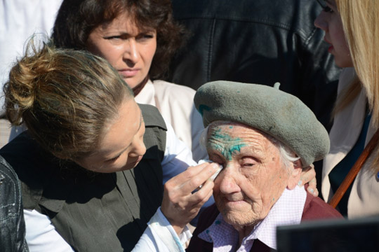 В Славянске облили зеленкой 91-летнюю участницу войны