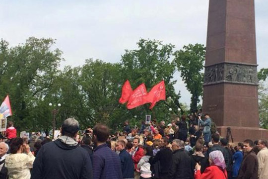 В Одессе предотвращено столкновение участников «Бессмертного полка» и парада вышиванок