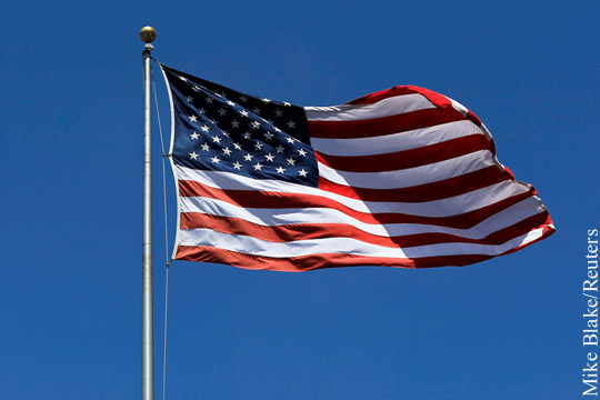 На акцию «Бессмертный полк» в Москве принесли американский флаг