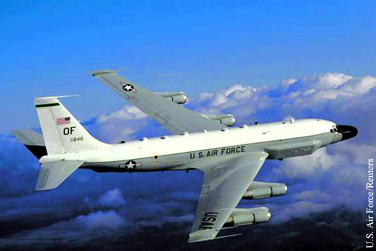 СМИ сообщили о приближении к границе России самолета-разведчика ВВС США