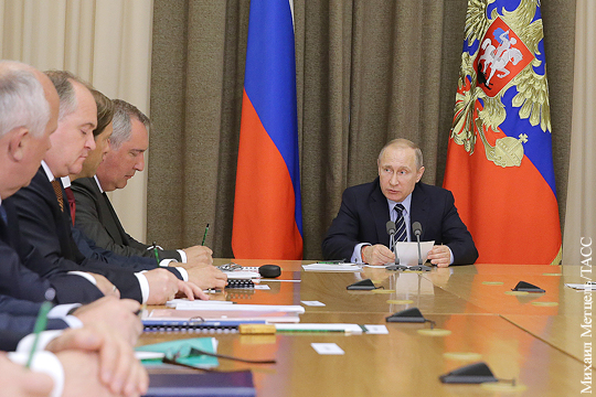 Путин сделал Рогозину публичное замечание из-за галстука