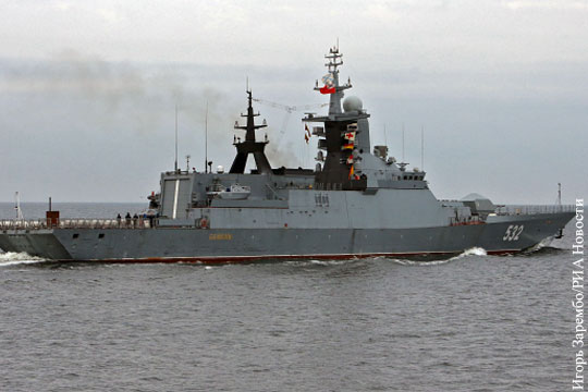 Латвия заметила у своих границ российские военные корабли и самолет