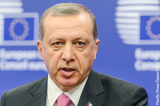 Эрдоган потребовал от ЕС отменить визы, пригрозив выйти из миграционного соглашения