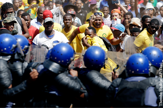 Черный расизм поставил ЮАР на грань гражданской войны
