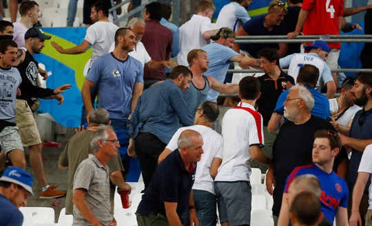Российские болельщики сообщили об уголовном деле после столкновений в Марселе