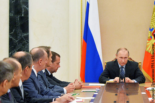 Путин обсудил с Совбезом России беспорядки во Франции в свете подготовки к ЧМ-2018