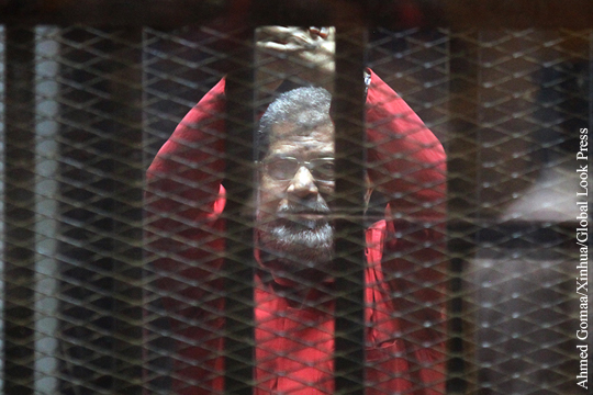 Экс-президент Египта Мурси приговорен к пожизненному заключению