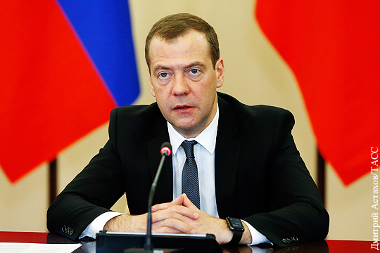 Медведев поручил провести спецрасследование трагедии в Карелии