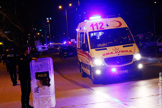СМИ: В аэропорту Стамбула произошли взрывы и стрельба