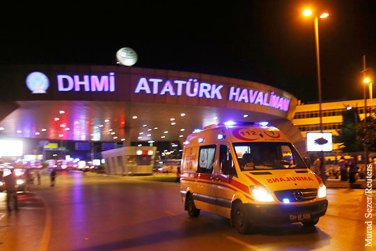 Стало известно имя пострадавшего при теракте в аэропорту Стамбула россиянина