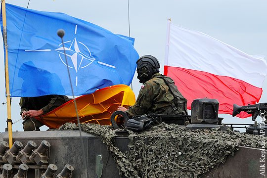 Политик: Польшу могут втянуть в конфликт из-за окружения России базами НАТО