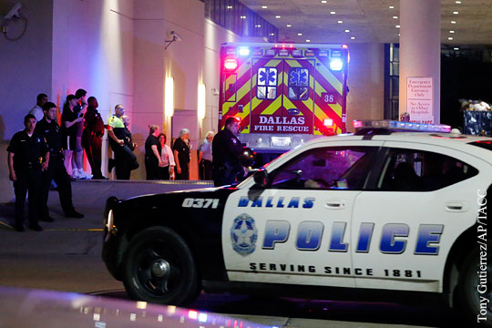 Белых полицейских в Далласе расстреливали негритянские снайперы